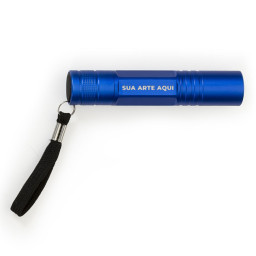 Mini Lanterna com Cordão Personalizada – Iluminação Portátil, Praticidade e Estilo em um Só Brinde Mini Lanterna com Cordão Personalizada – Compacta, resistente e elegante, com LED potente e acionador emborrachado. Ideal para uso diário, eventos, brindes corporativos e presentes criativos.